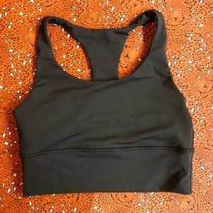 Black medium DYI elevate women’s sports bra GUC